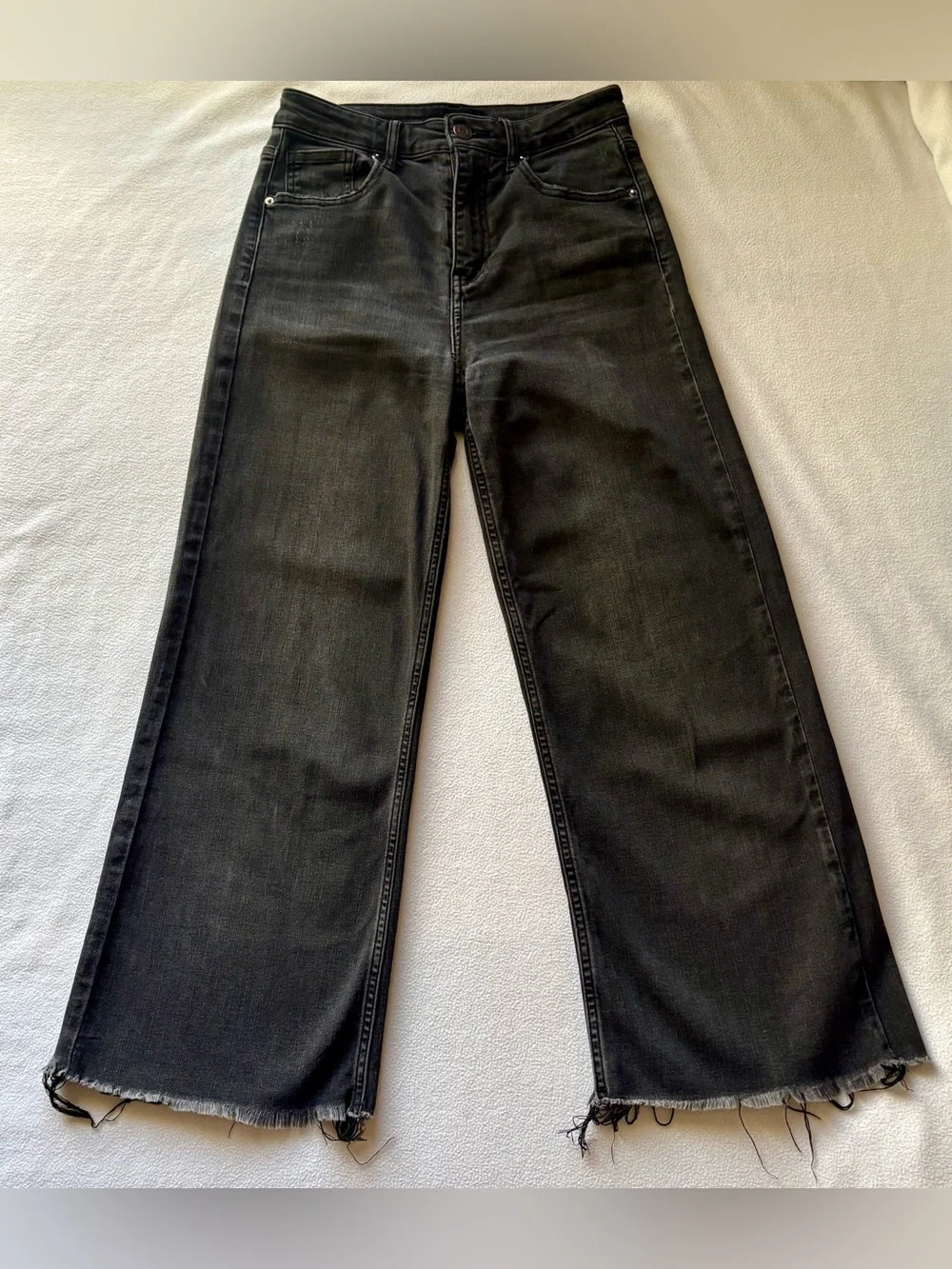 Risen Cropped Wide Leg Stretch Jeans in Black - Picture 1 of 5
